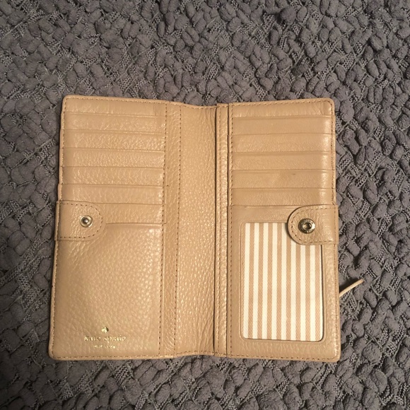 Kate Spade wallet - Picture 3 of 4